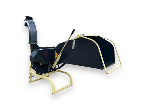 WCL-8: Cippatore di Legno | 1 Disco 711 mm. | 2 Lame | Diamentro Rami fino a 90 mm. | Capacità Operativa fino a 8 m³/h. | Peso 328 kg. | Attacco a 3 Punti | Per Trattori 30-70 CV. | Cardano Incluso | Garanzia | Spedizione in tutta Italia